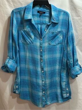 Relativity Teal & Blue Plaid Button-Down Shirt